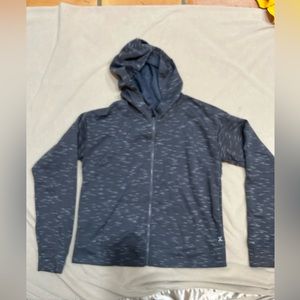 94 polyester 4% spandex, 2% of the fiber